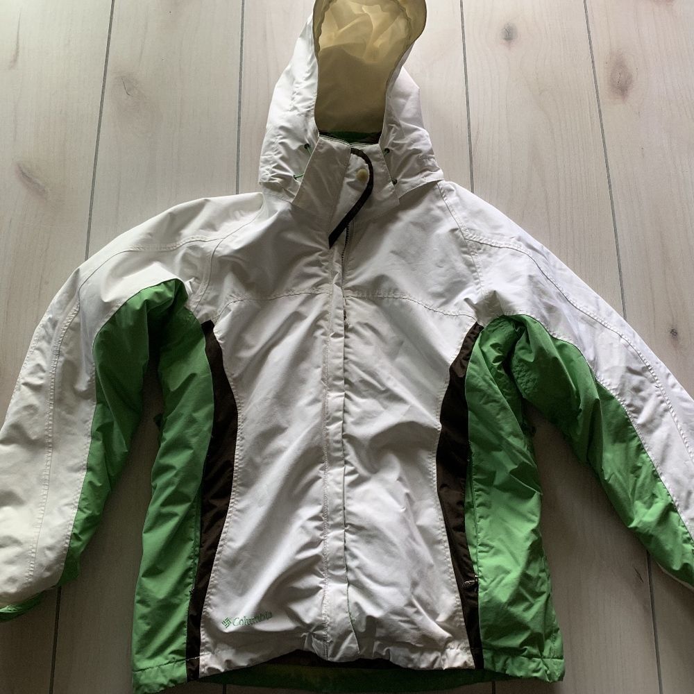 womens M 3 in 1 Columbia winter jacket white‎ green